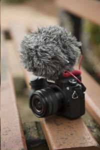 RODE VideoMicro mini kondenzátor mono videómikrofon Rycote Lyre felfüggesztéssel (3V Plug-On power szükséges a működéshez)